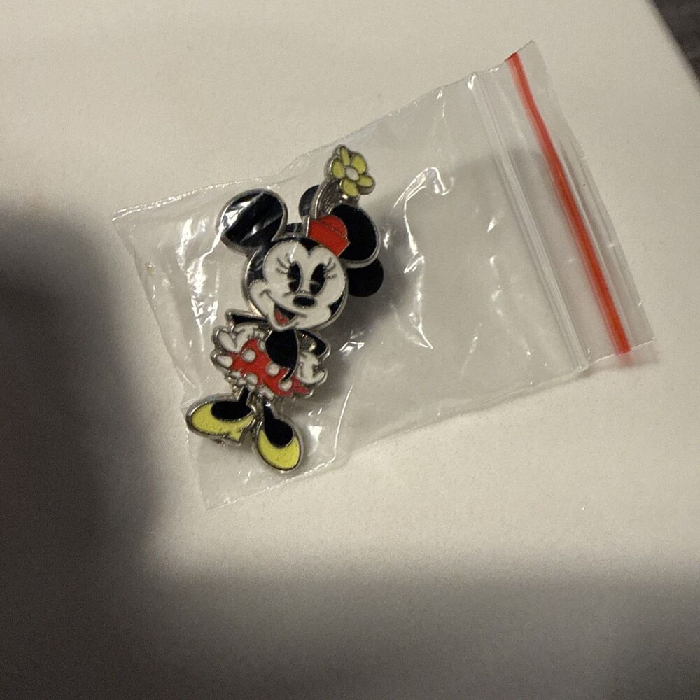 Disney Trading Pin, Minnie Mouse, Polka Dot Skirt Flower Hat Yellow Shoes, 2016